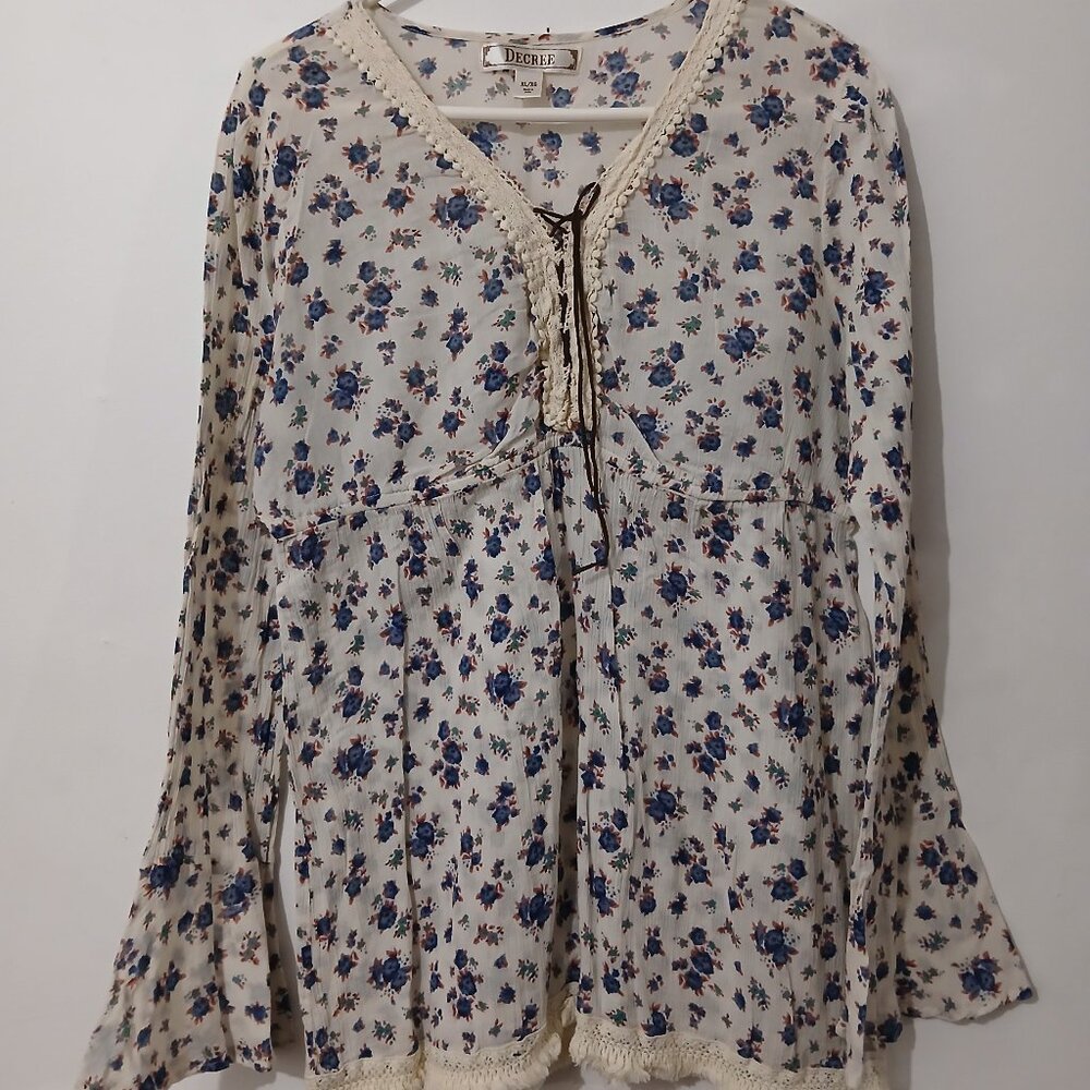 Floral Lace Trimmed Top